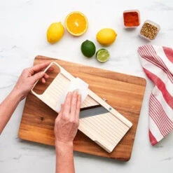 Super Vegetable Slicer 9.5cm -KitchenMaster 3 33ff5da3 35c1 4baa 8e08 5e1612c1fb28