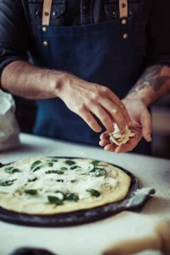 Emile Henry Smooth Pizza Stone - Charcoal -KitchenMaster 617CpiCaozL. AC SL1125