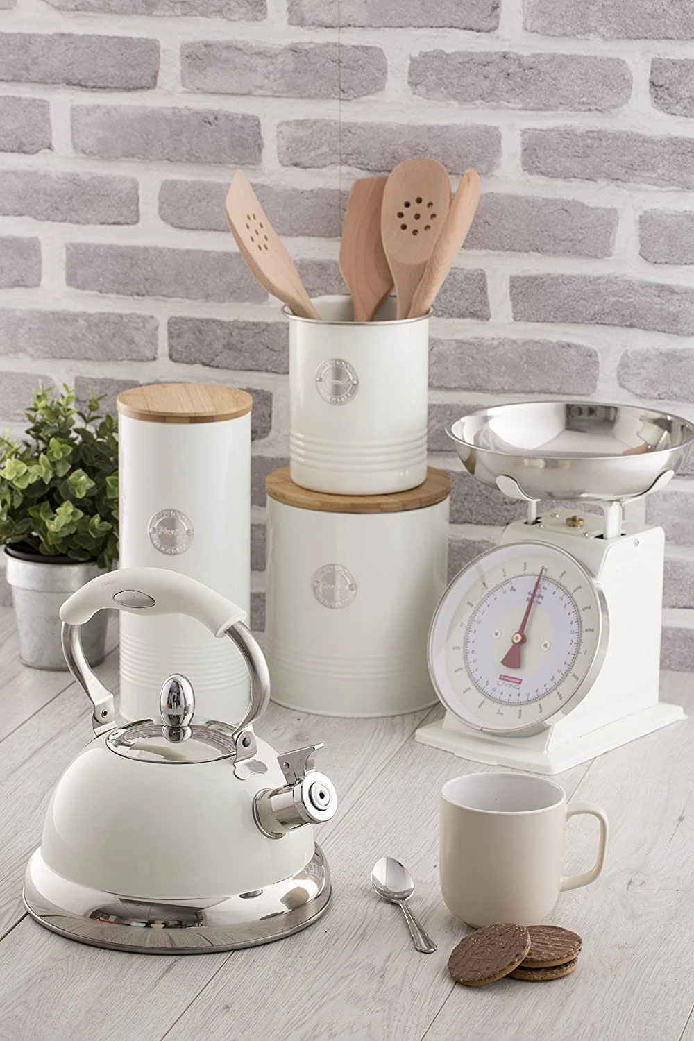 Typhoon Living Mechanical Kitchen Scale 4kg Cream 6 Typhoon Living Mechanical Kitchen Scale 4kg Cream - Image 6