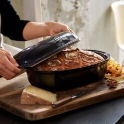 Emile Henry Artisan Bread Baker 34x21.5cm Charcoal 9 Emile Henry Artisan Bread Baker 34x21.5cm Charcoal -KitchenMaster EH795501 Emile Henry Artisan Bread Baker 3L Black 3