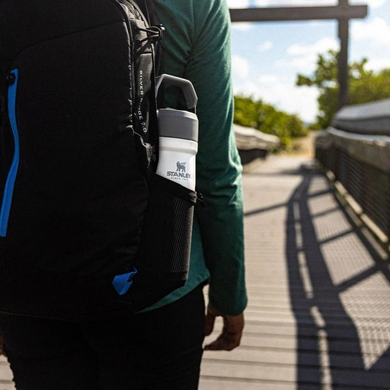 Stanley The Ice Flow Flip Straw Water Bottle - 0.65L 4 Stanley The Ice Flow Flip Straw Water Bottle - 0.65L - Image 4