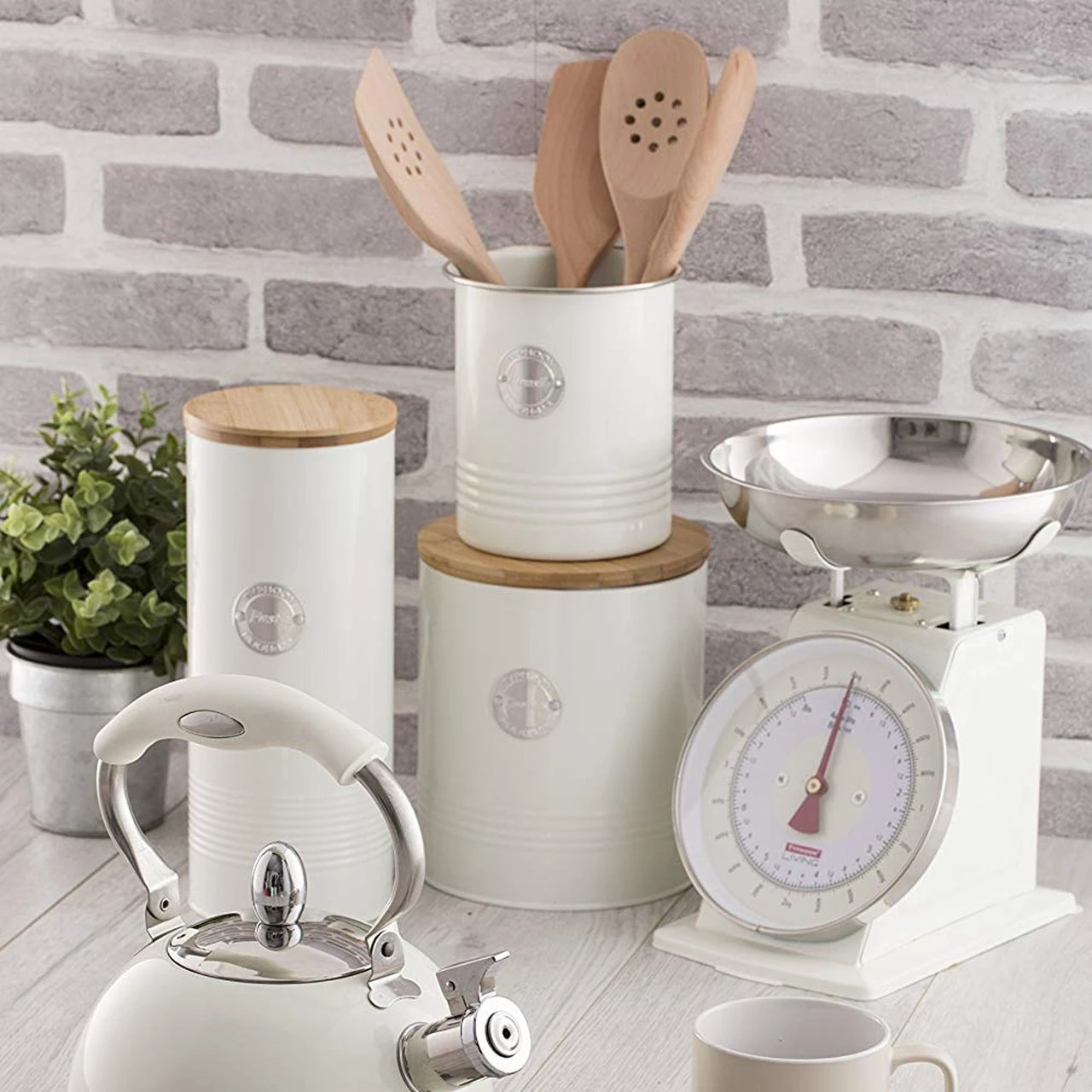 Typhoon Living Stovetop Kettle 2.5L Cream 5 Typhoon Living Stovetop Kettle 2.5L Cream - Image 5