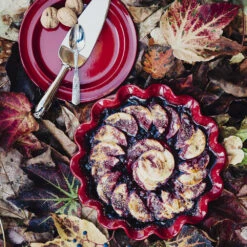 Emile Henry Ruffled Heart Ceramic Cake Dish Clay 7 Emile Henry Ruffled Heart Ceramic Cake Dish Clay -KitchenMaster ruffled pie dish rouge 396828